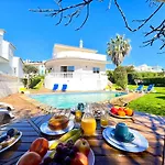 Brightness With Pool By Homing וילהמורה