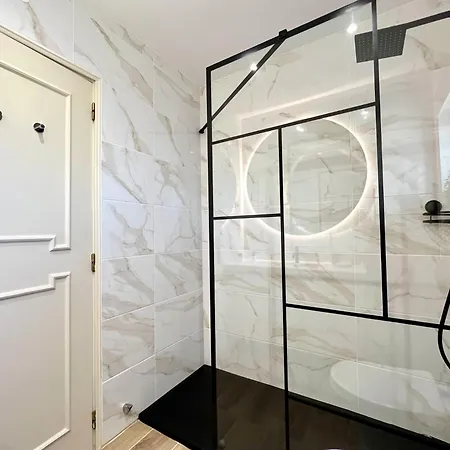 Villa Brightness With Pool By Homing