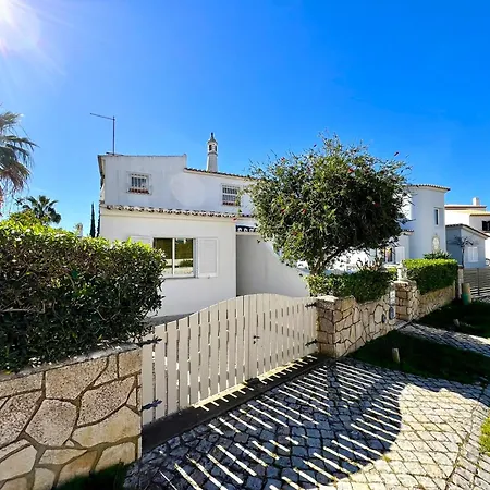 Villa Brightness With Pool By Homing *