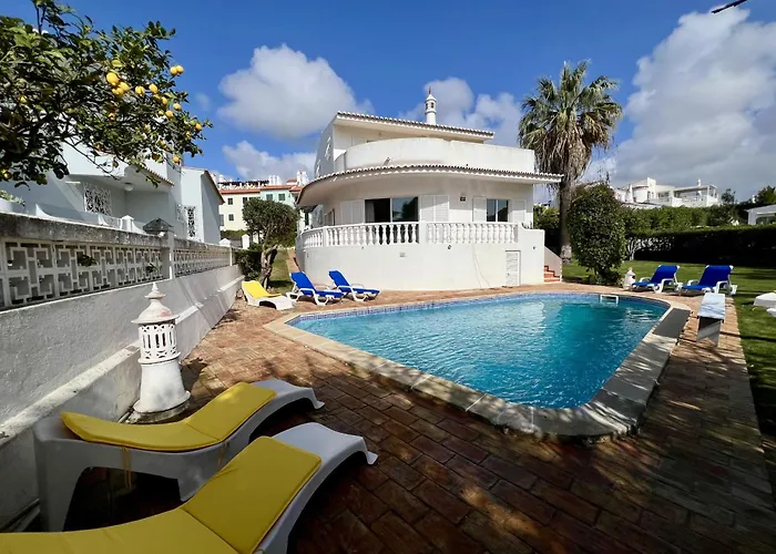 Villa Brightness With Pool By Homing *