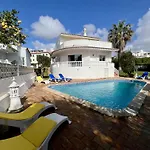 Βίλα Brightness With Pool By Homing *